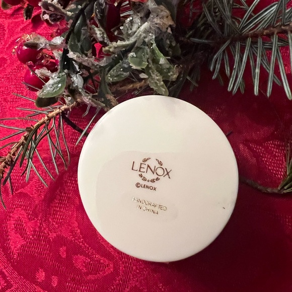 Lenox Holiday Round Trinket Box - Picture 3 of 4